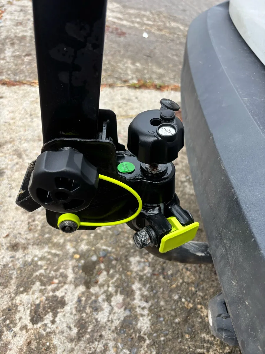 Buzzbar 3 Bike TowBar Rack - Image 3
