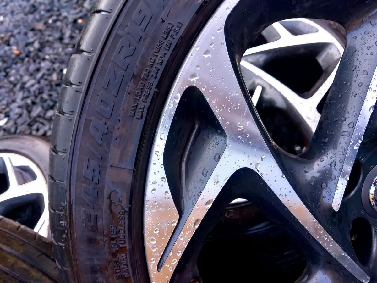 5x120 Insignia 19inch Alloys • Excellent Tyres • - Image 4
