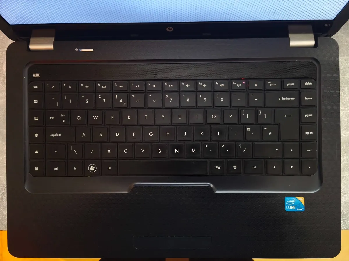 Black HP 15,6" Windows 11 Laptop - Image 3
