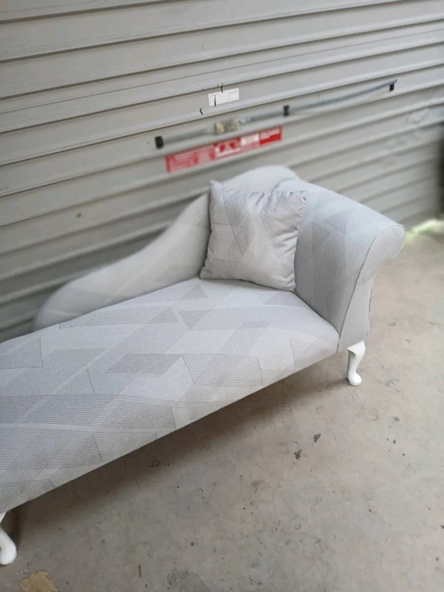 Chaselounge newlereupholster - Image 1