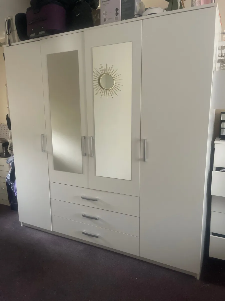 Wardrobe white - Image 1