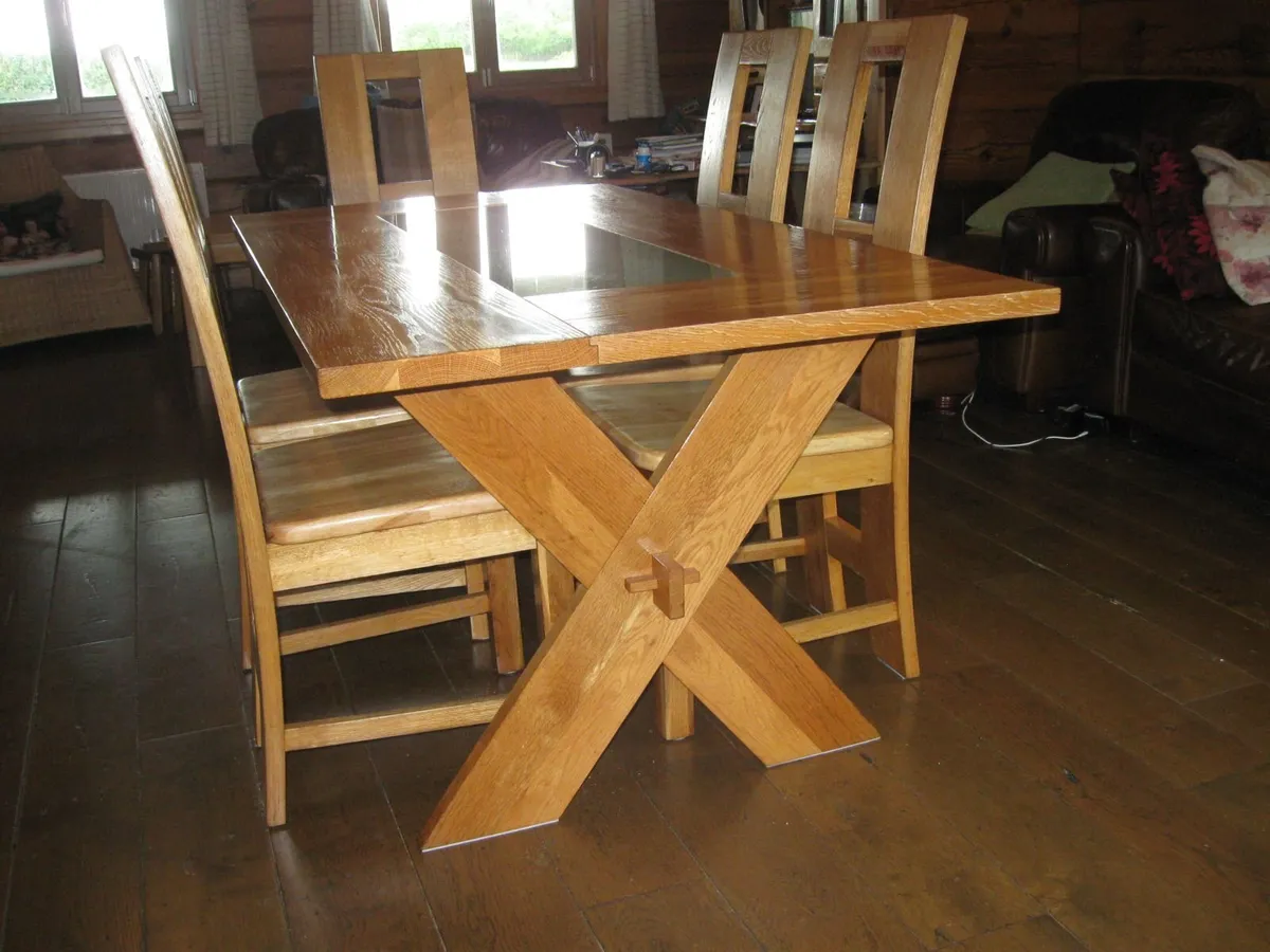 table and chairs - Image 3