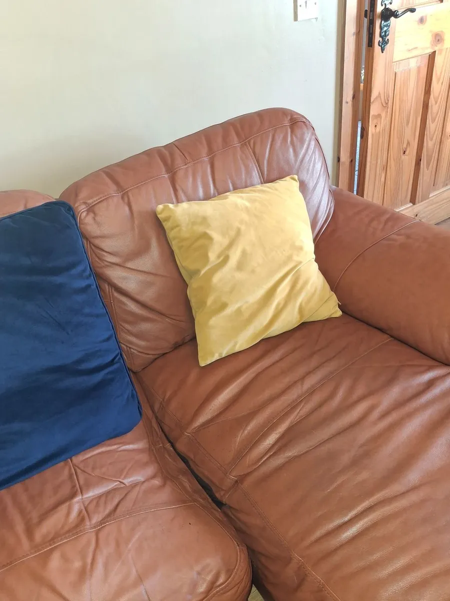 SOFA - Image 2