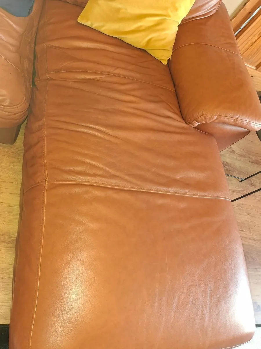 SOFA - Image 4