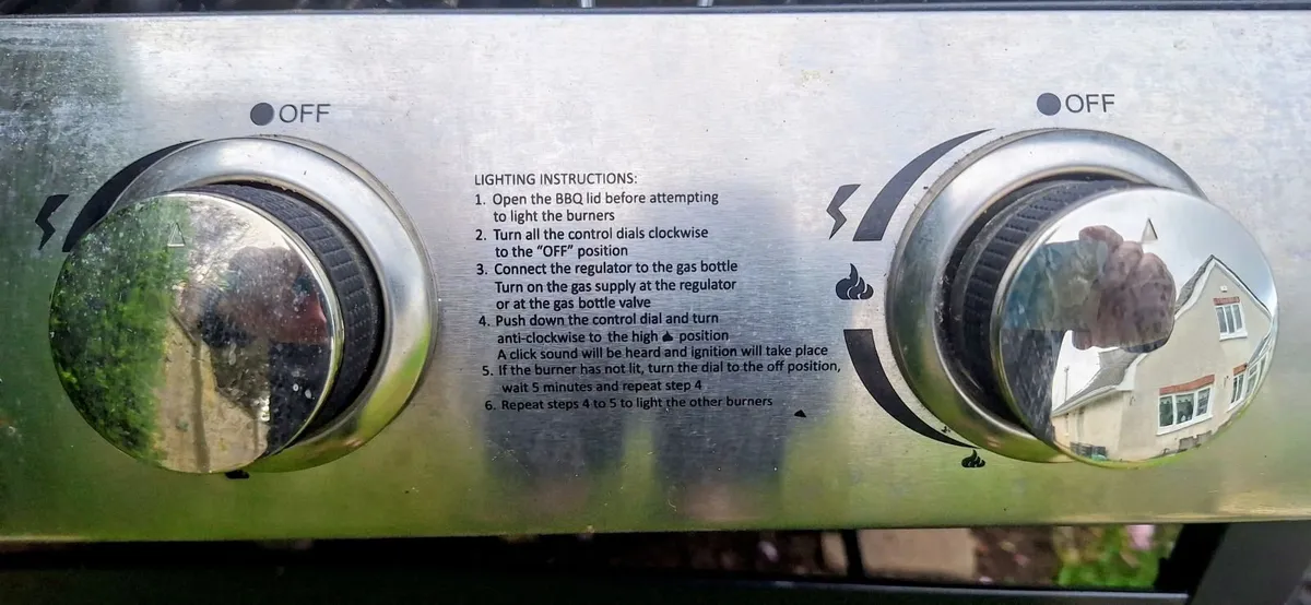 George Foreman 4 Burner Gas Barbeque - Image 2