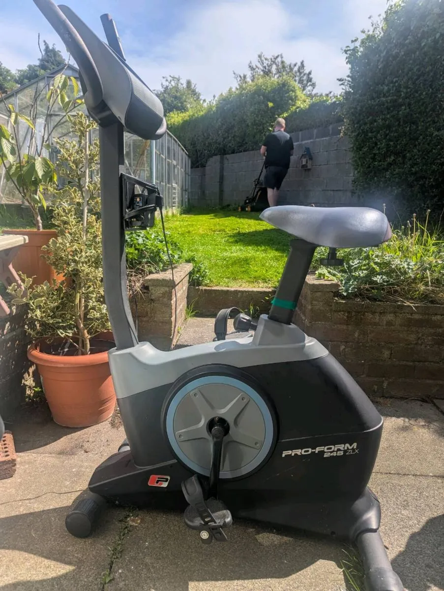 Exercise bike - Image 2
