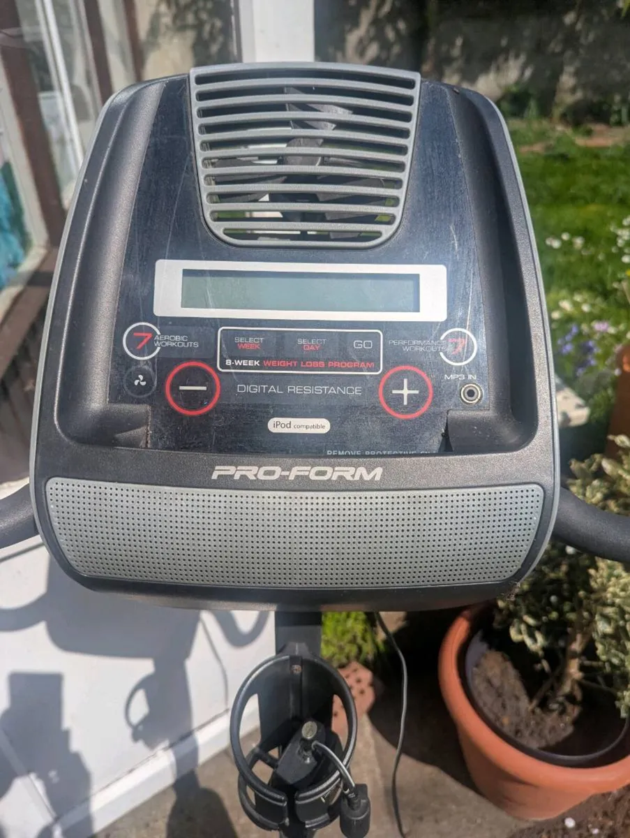 Exercise bike - Image 1