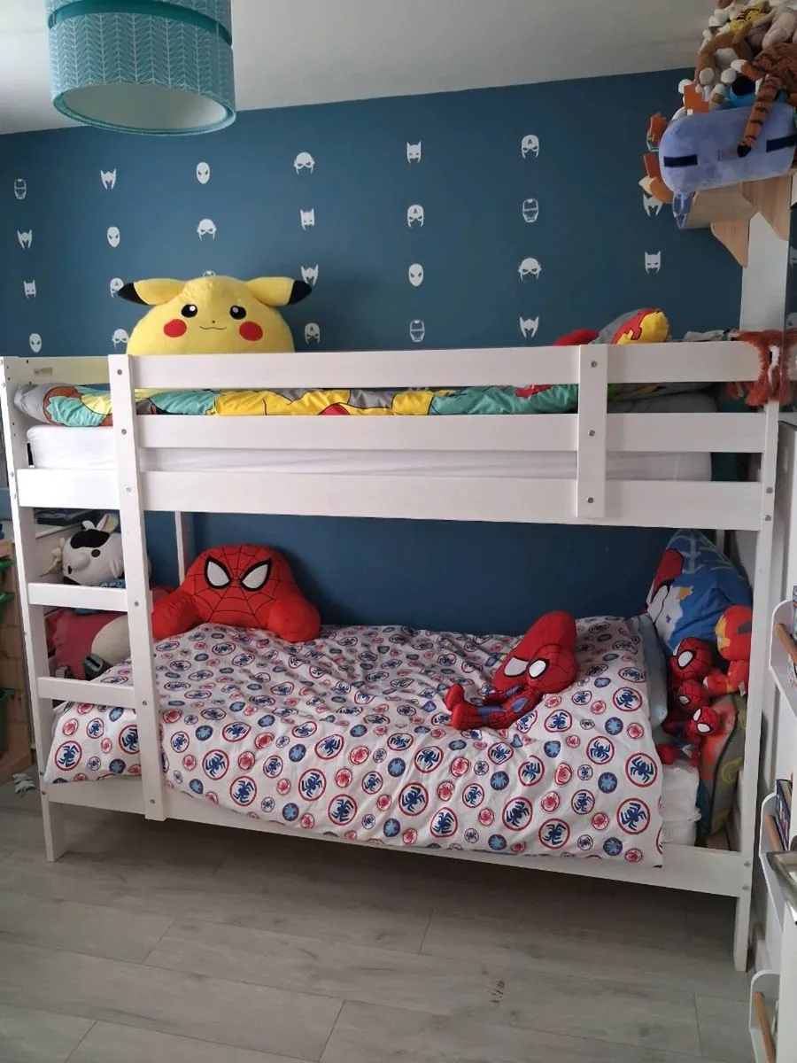 White bunk bed - Image 2