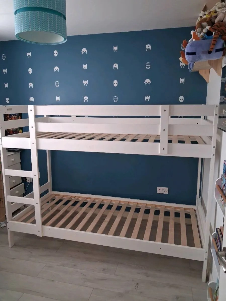 White bunk bed - Image 3
