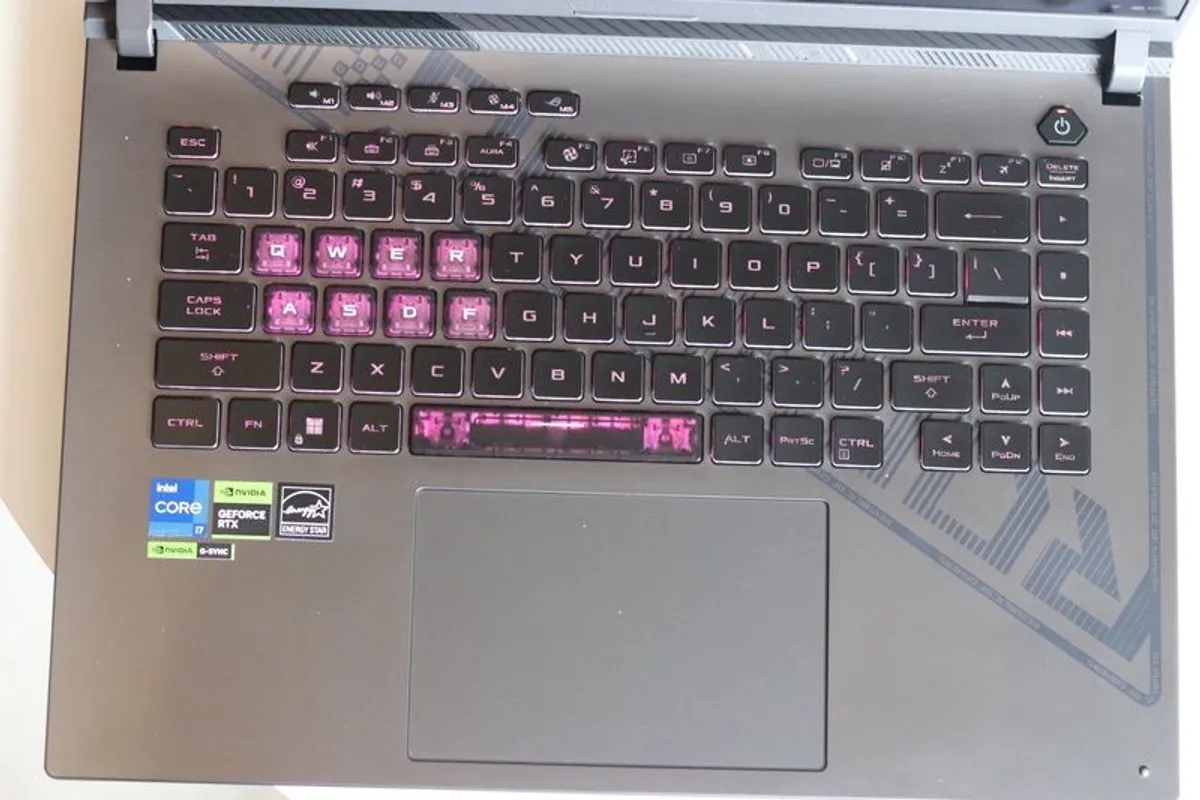 Laptop - Image 3