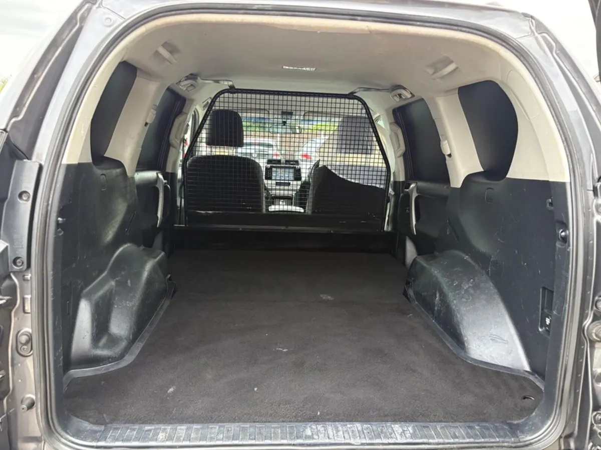 Toyota Land Cruiser LWB GX Auto 124Km - Image 4