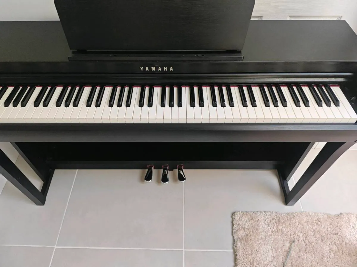 Digital piano - Image 2