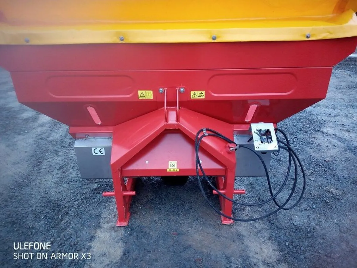 New Fertilizer Spreader - Image 1