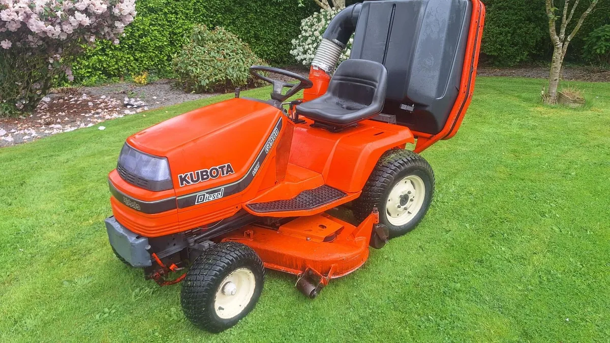 Kubota G1900 ride on mower - Image 1