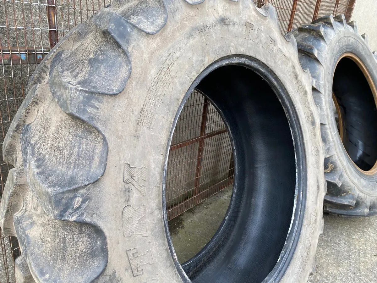 TRACTOR TYRES 16.9R34 (420/85R34)RADIAL GOOD TREAD - Image 2