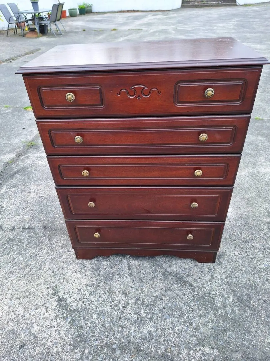 Beautiful vintage Rossmore chest of drawers - Image 1