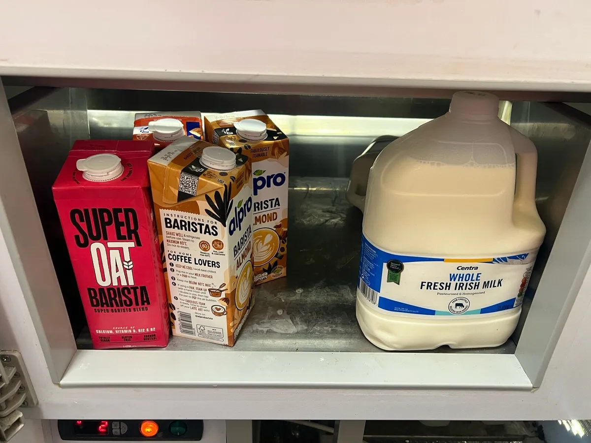 Commercial Display Fridge – Excellent Condition - Image 4