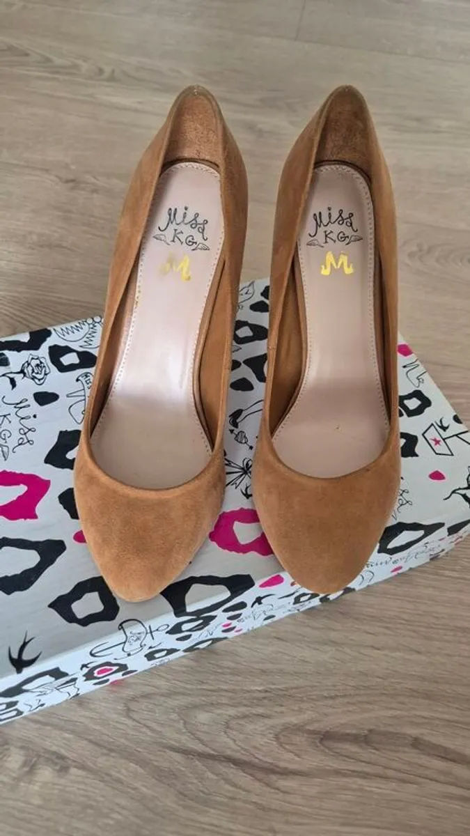 Tan Shoes Miss KG - Image 1