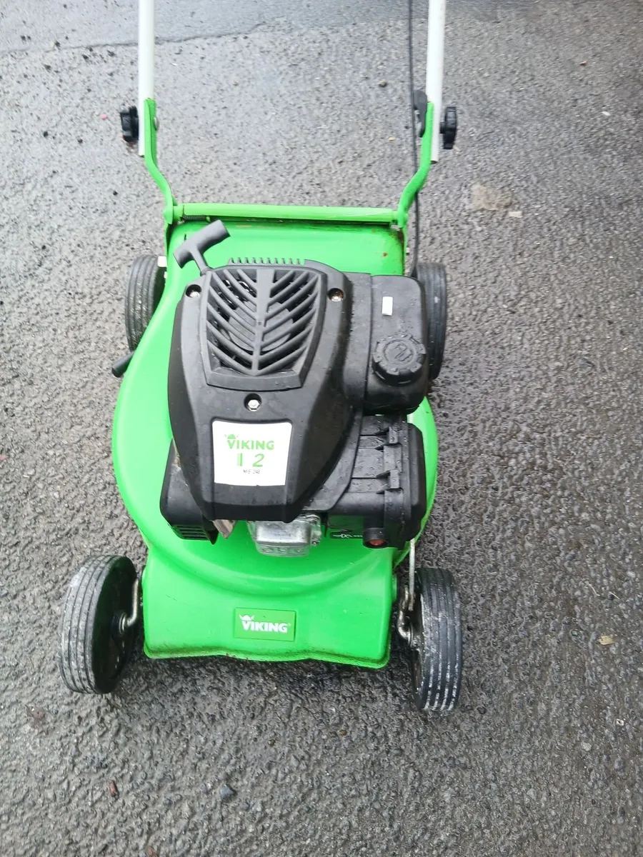 Viking push lawnmower running well priced - Image 4