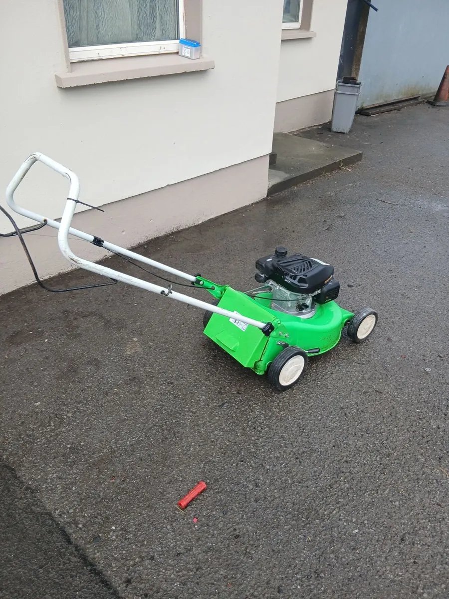 Viking push lawnmower running well priced - Image 3
