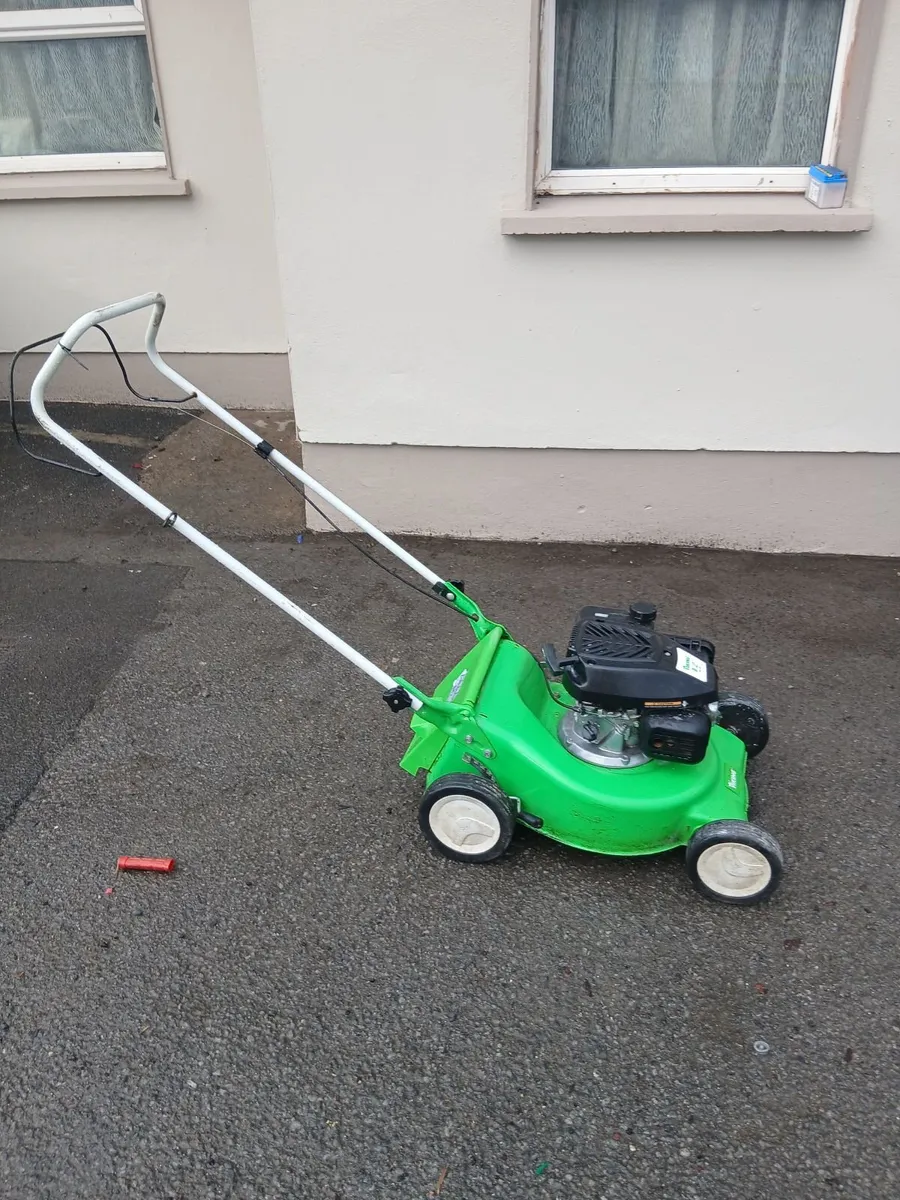 Viking push lawnmower running well priced - Image 1