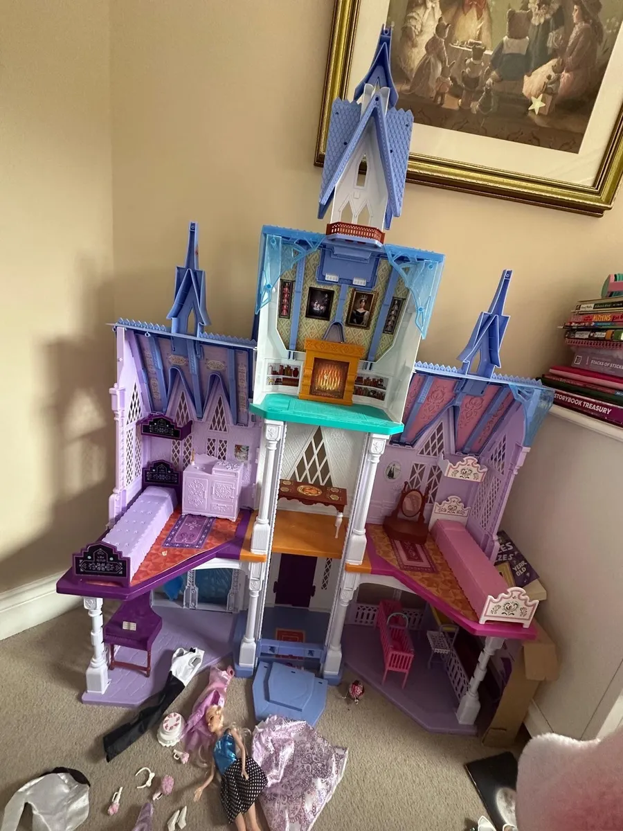Elsa Frozen Castle