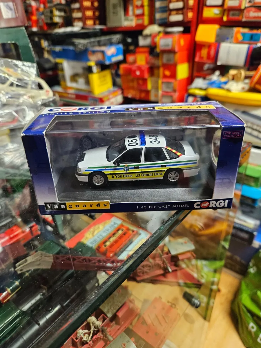 Corgi Police Car - Image 2