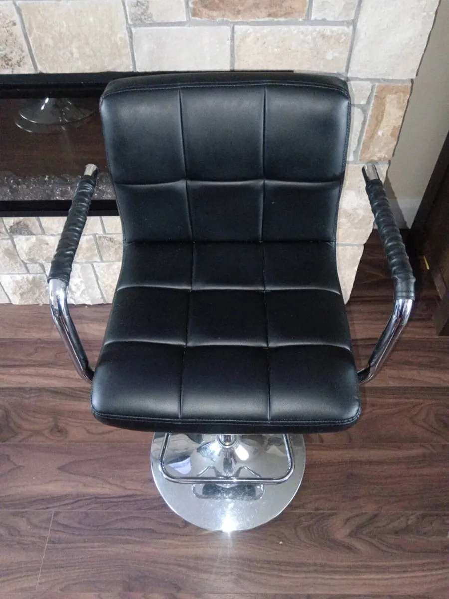 Kitchen Island chairs - Image 3