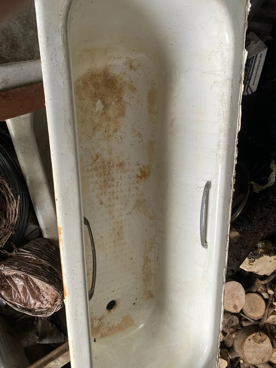 Cast Iron Bath tubs - Image 1