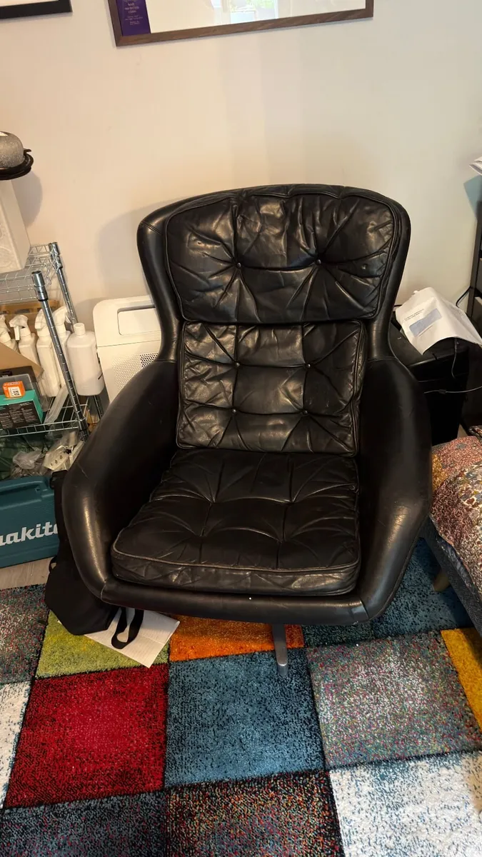 '80s Swivel Leather Armchair - Image 2