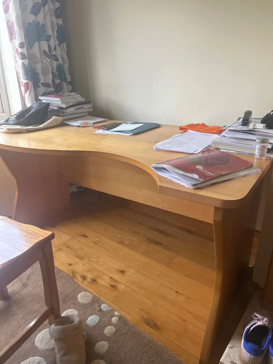 Desk - Image 2