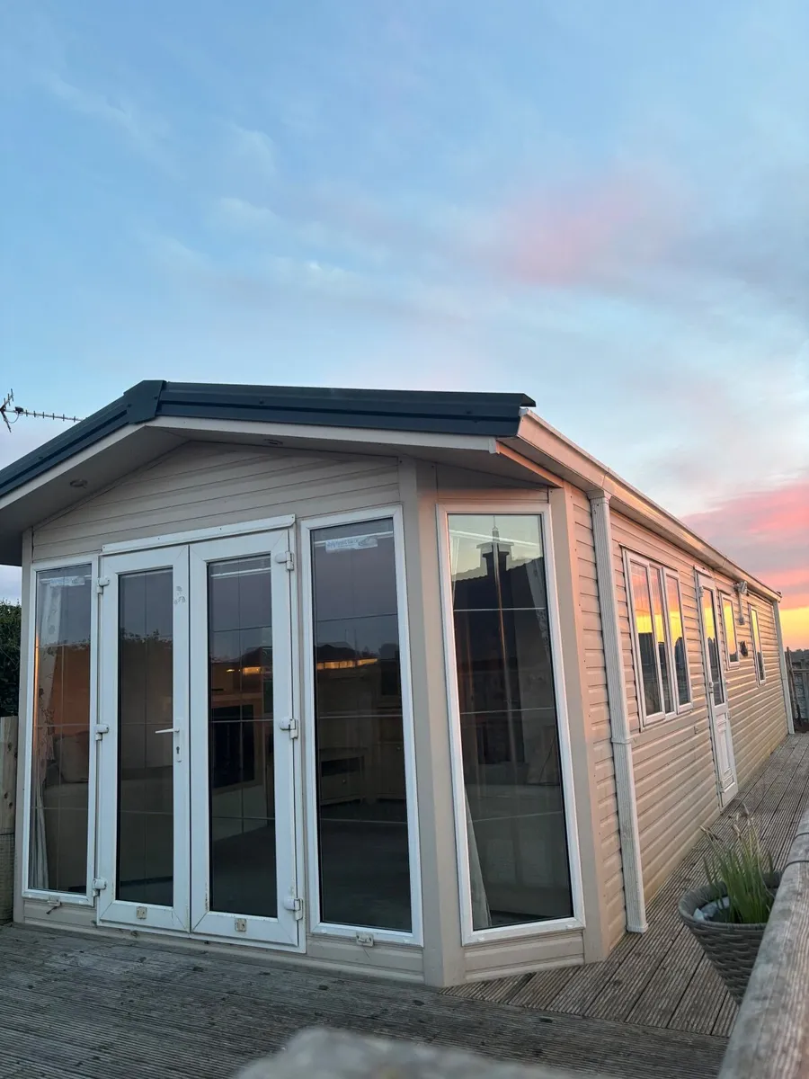 Mobile home - Image 1