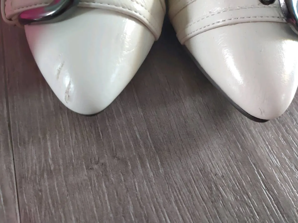 White shoes size 39 new - Image 3
