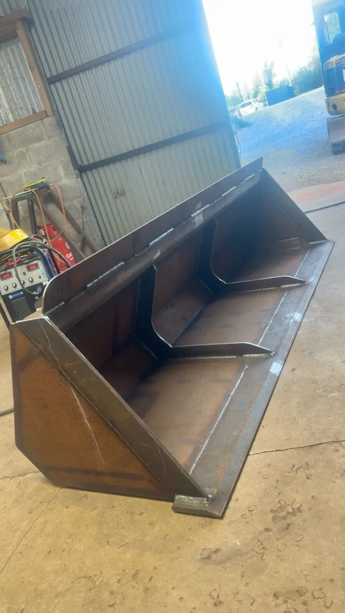 Loader buckets/attachments - Image 1