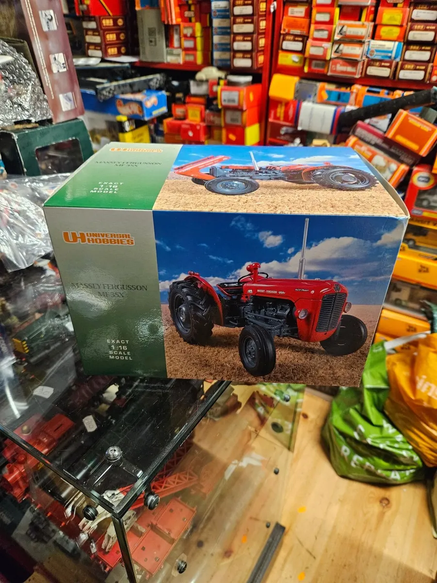 Britain's Universal Hobbies Massey Ferguson Tracto - Image 2