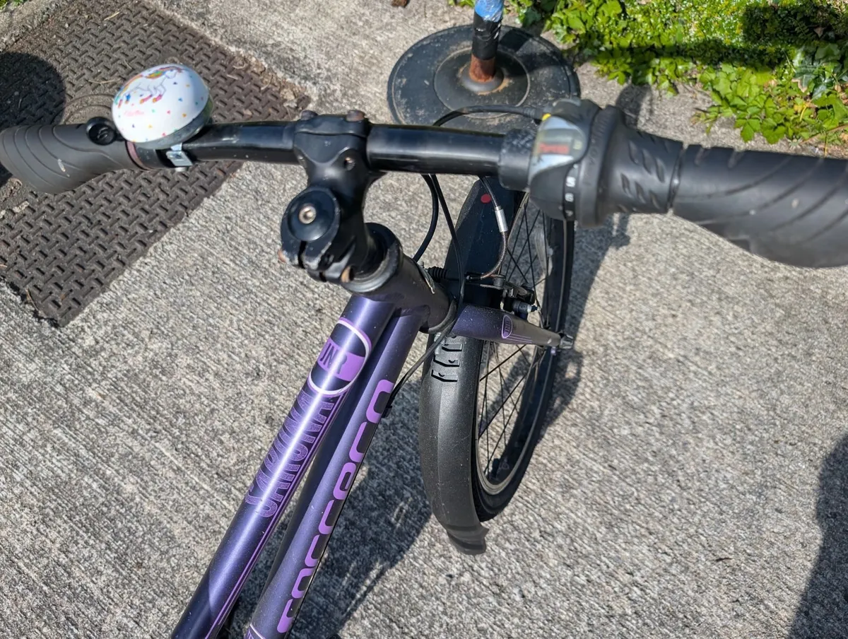 Girls hybrid bike - Image 2