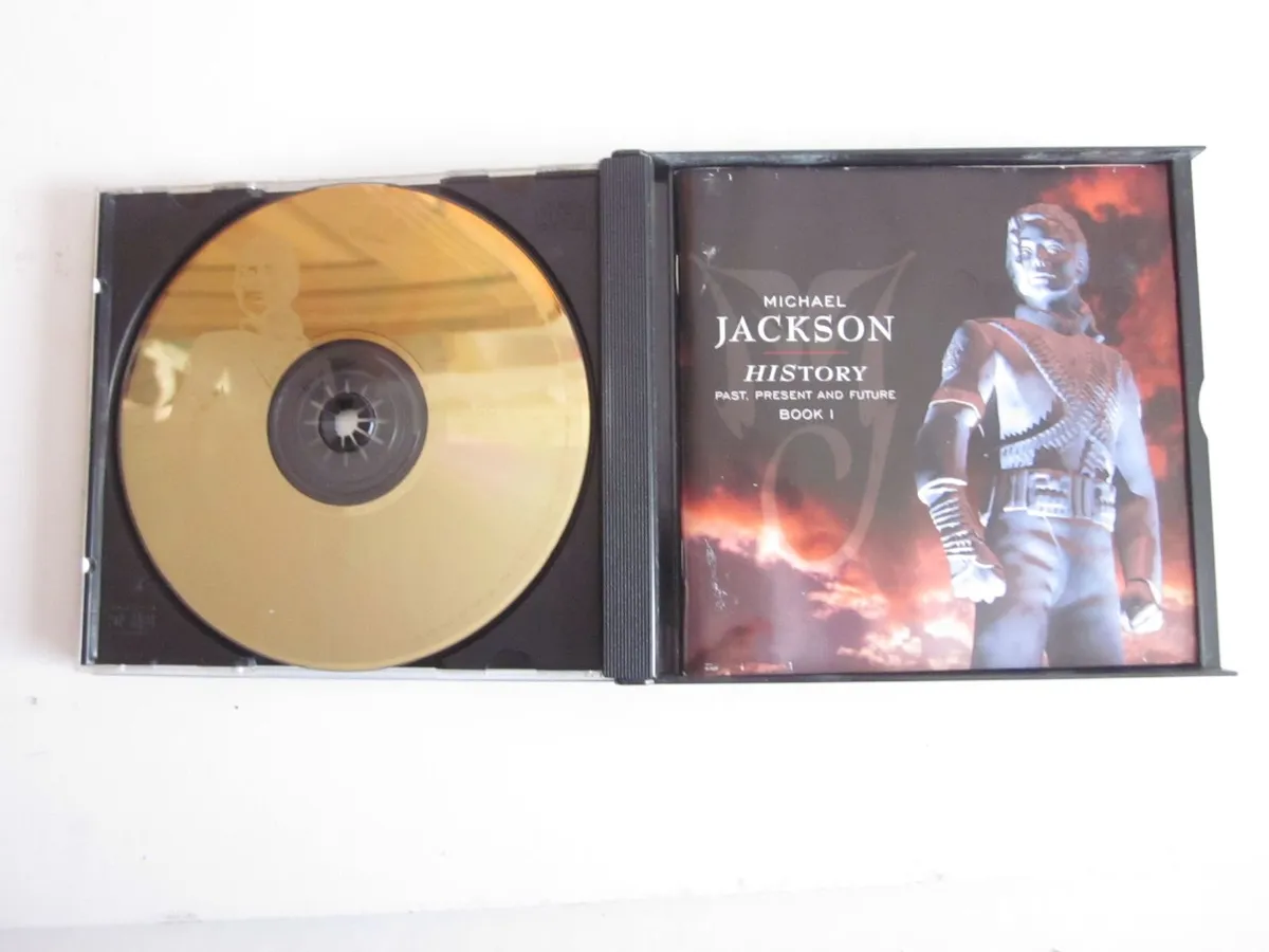 Michael Jackson Bundle CD/DVD/VHS - Image 2