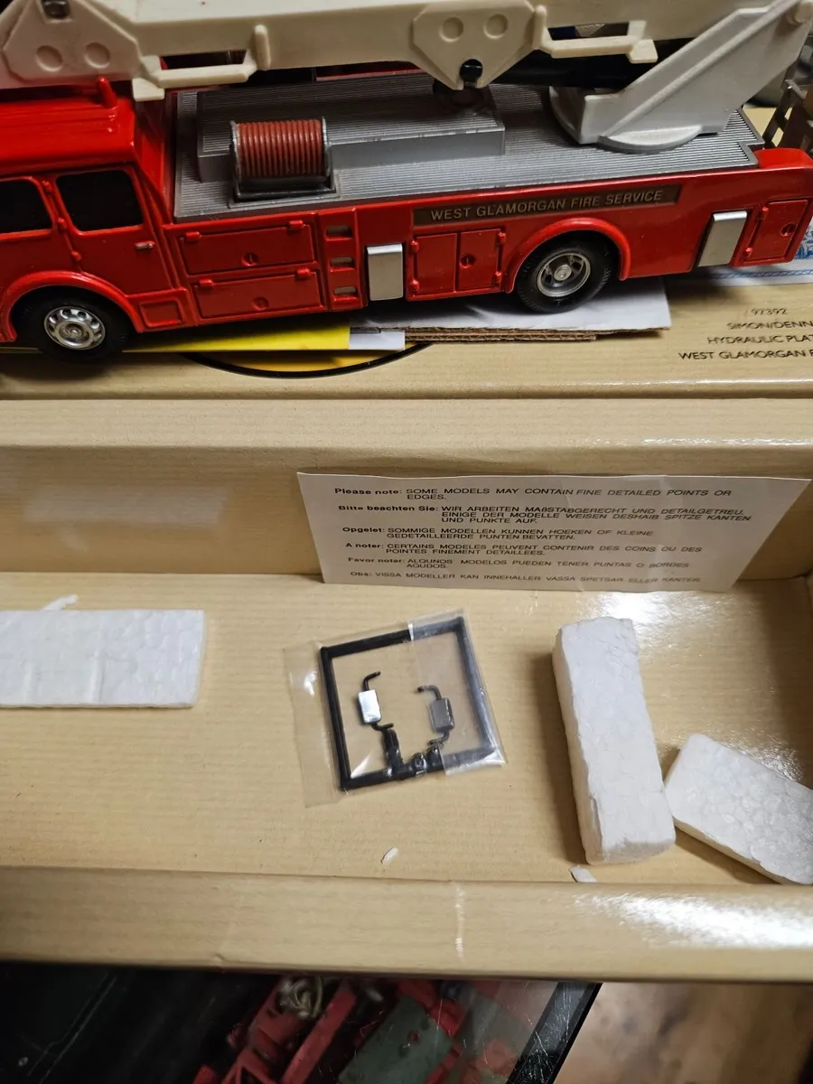 Corgi Fire Engine - Image 2