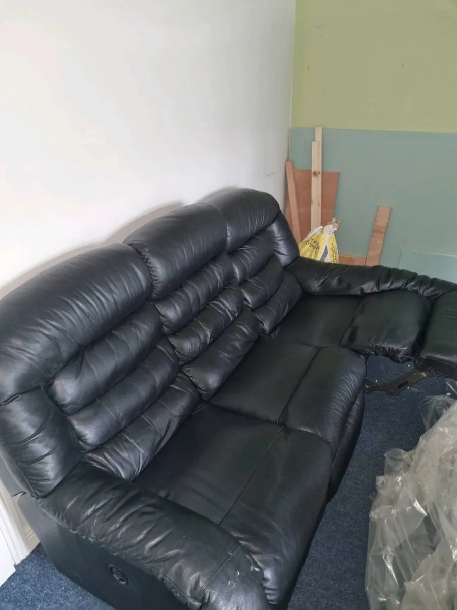 Leather sofa with arm chair - Image 1