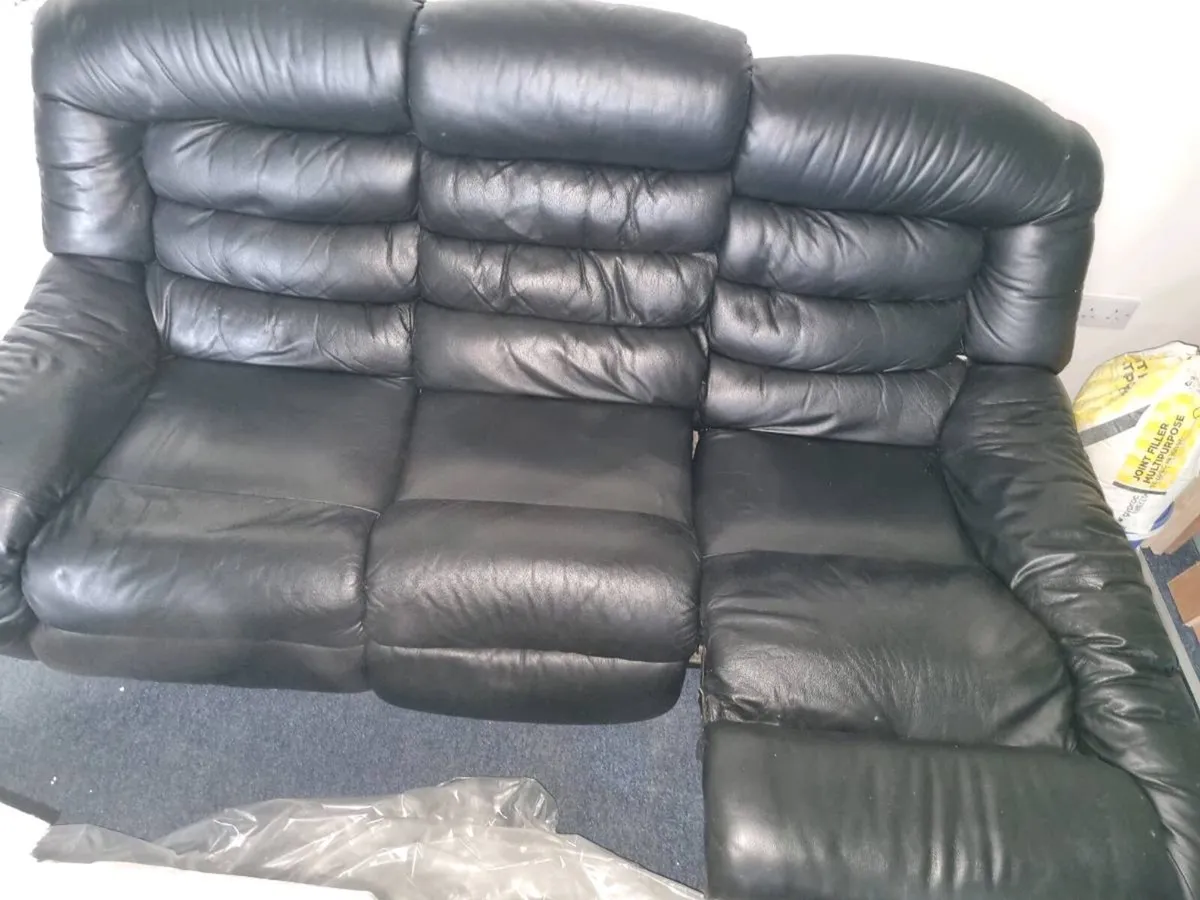 Leather sofa with arm chair - Image 2