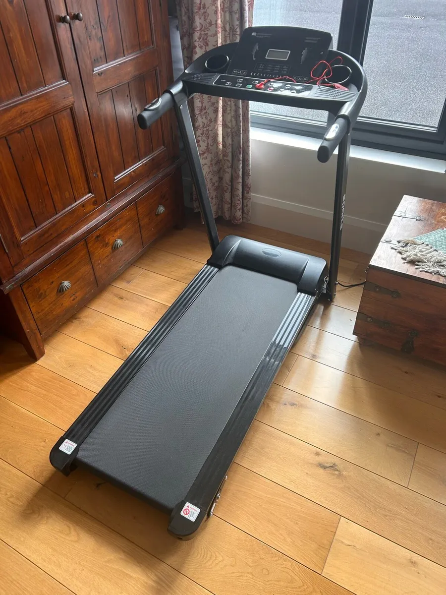 GT PRO 3000 Treadmill - Image 1