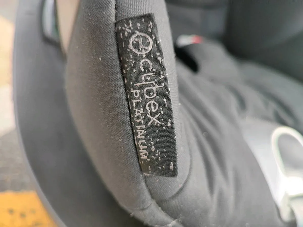 Cybex Z2 car seats and 360 bases - Image 2
