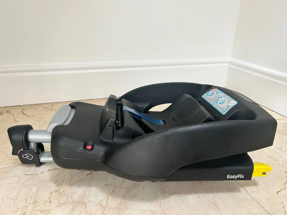 Maxi-Cosi ISOFIX Car Seat Base - Image 1