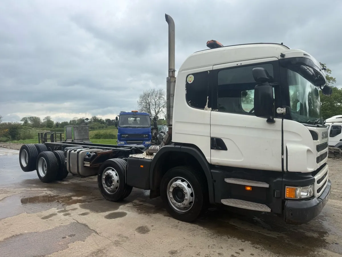 Scania 8x2 - Image 1