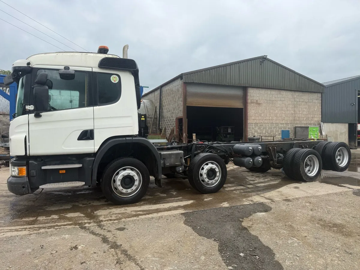 Scania 8x2 - Image 2