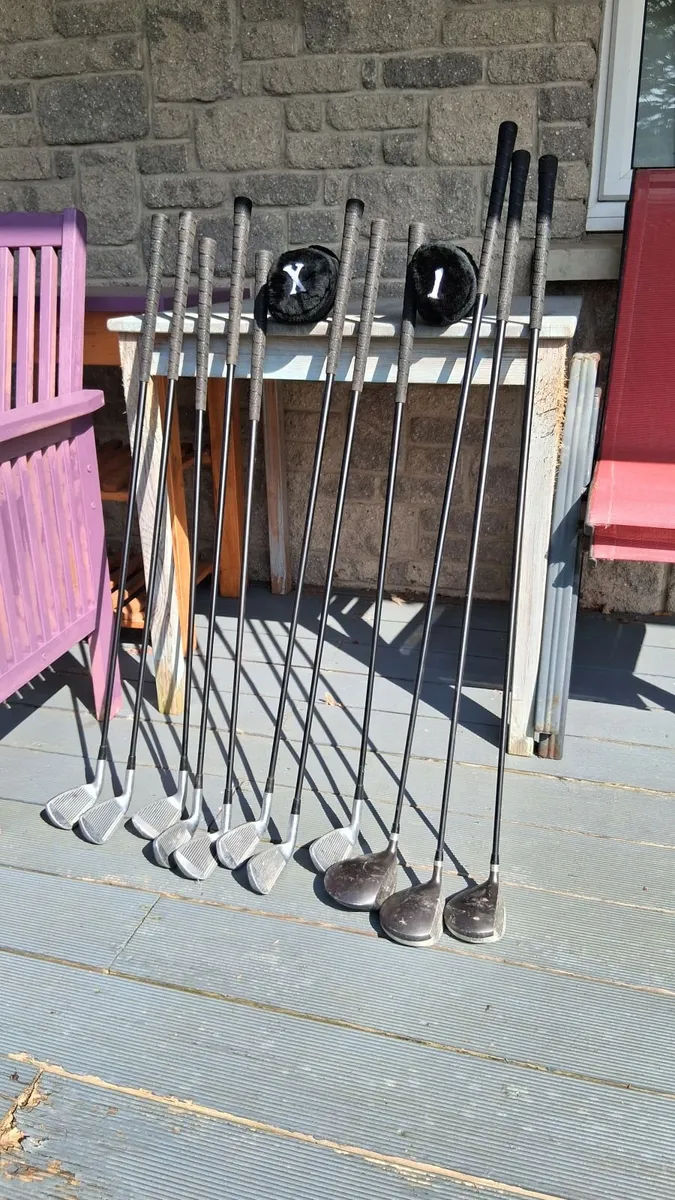 Dunlop full set of clubs and irons - Image 1