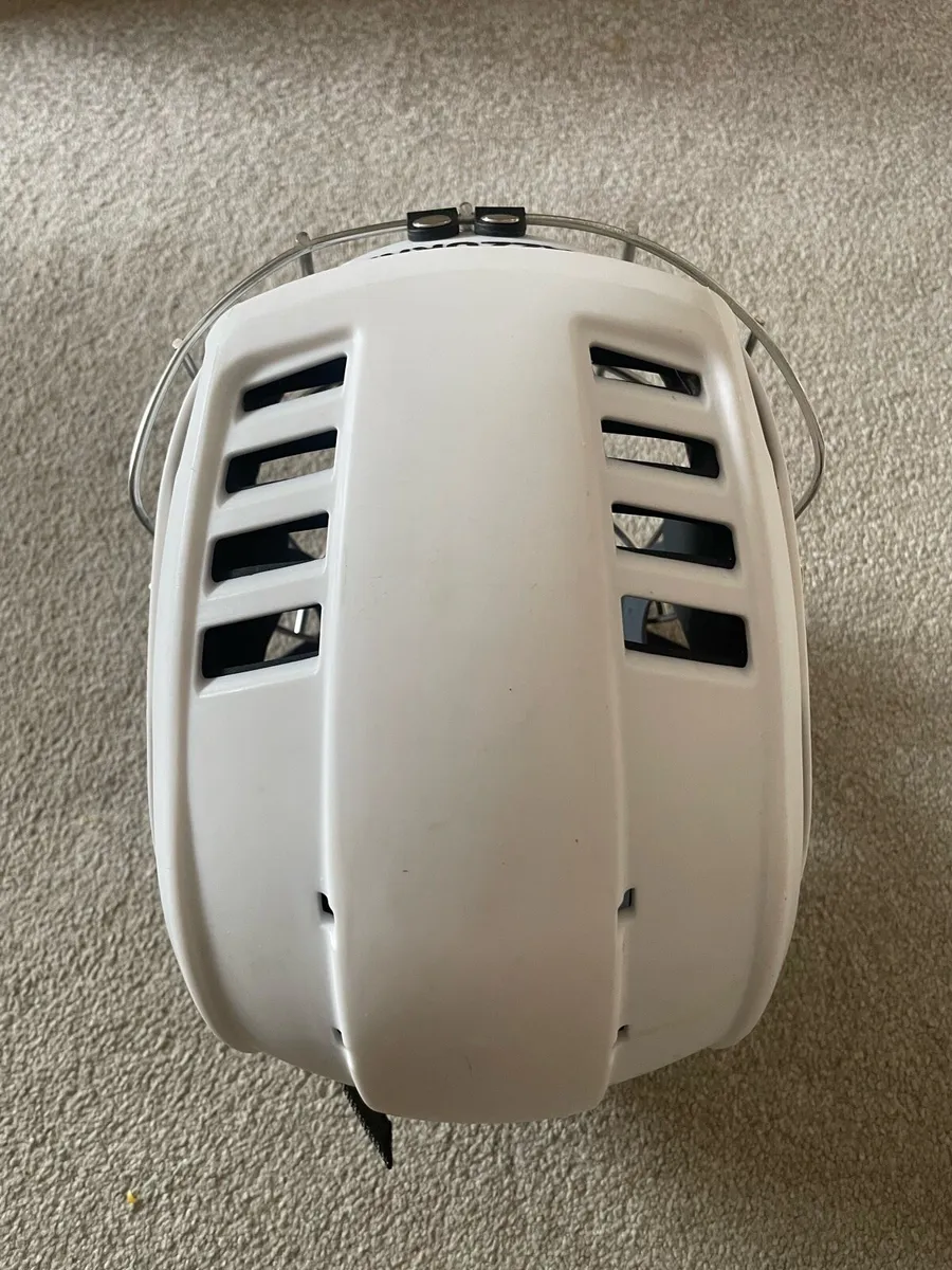 Azzurri white Large helmet - Image 3