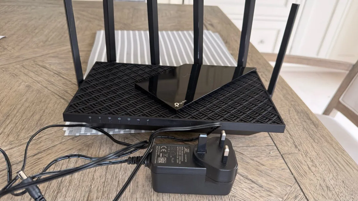 Tp link AX72 router WiFi 6 - Image 1