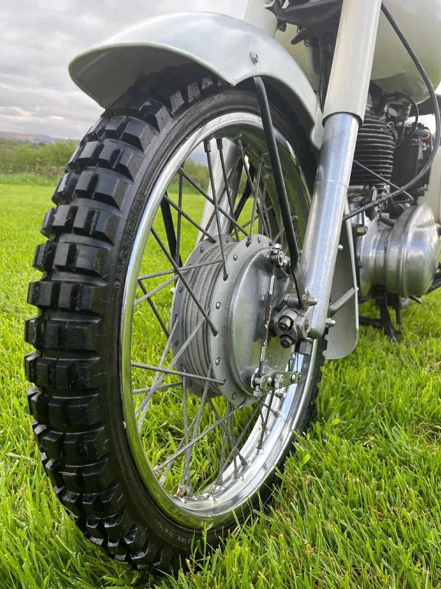 Royal Enfield Bullet 1975 – Fully Rebuilt - Image 4