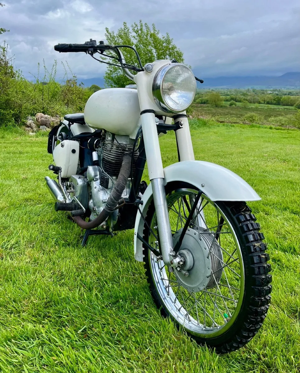 Royal Enfield Bullet 1975 – Fully Rebuilt - Image 1